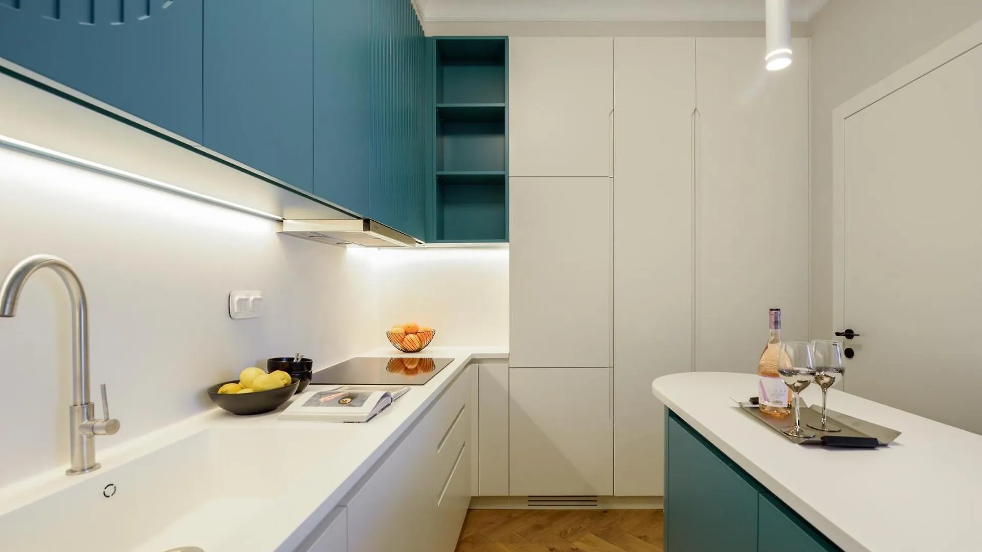 Queen Apartment Thessaloniki By Luxlikehome 0*,
