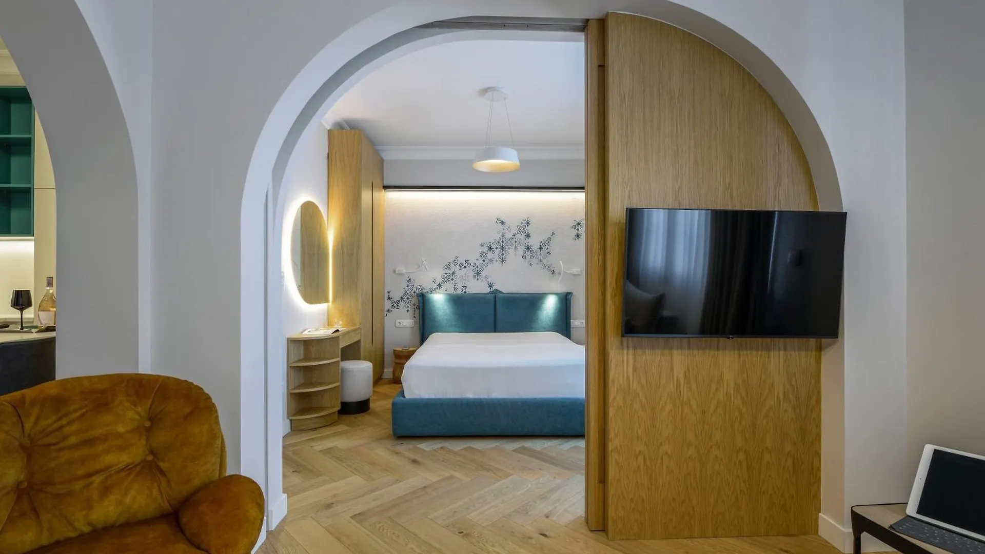 Queen Apartment Thessaloniki By Luxlikehome 0*,