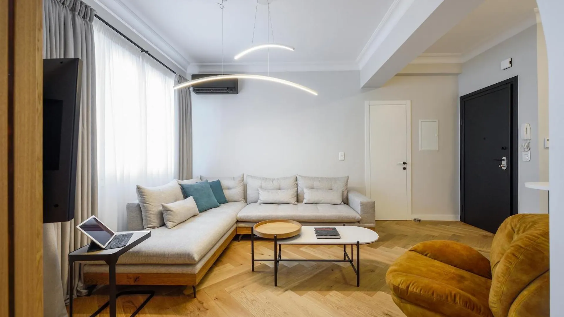 Queen Apartment Thessaloniki By Luxlikehome Griekenland