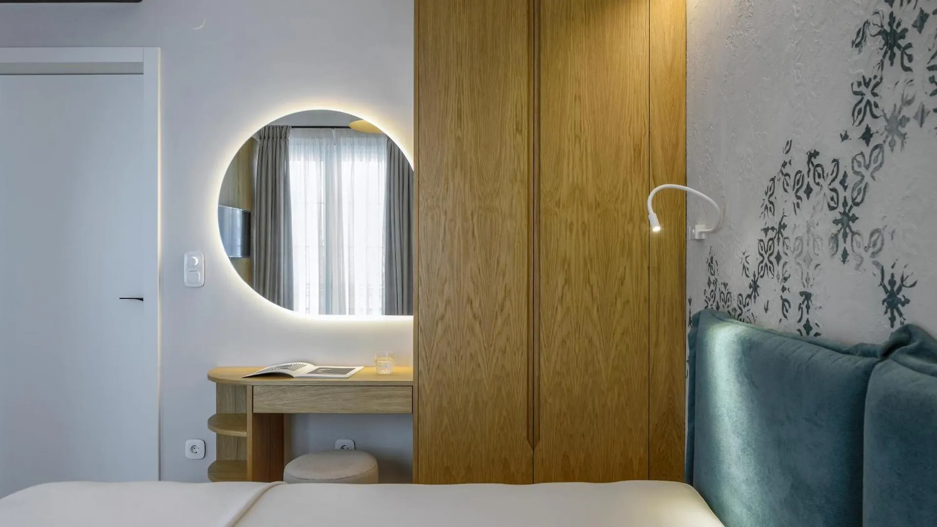 Queen Apartment Thessaloniki By Luxlikehome 0*,