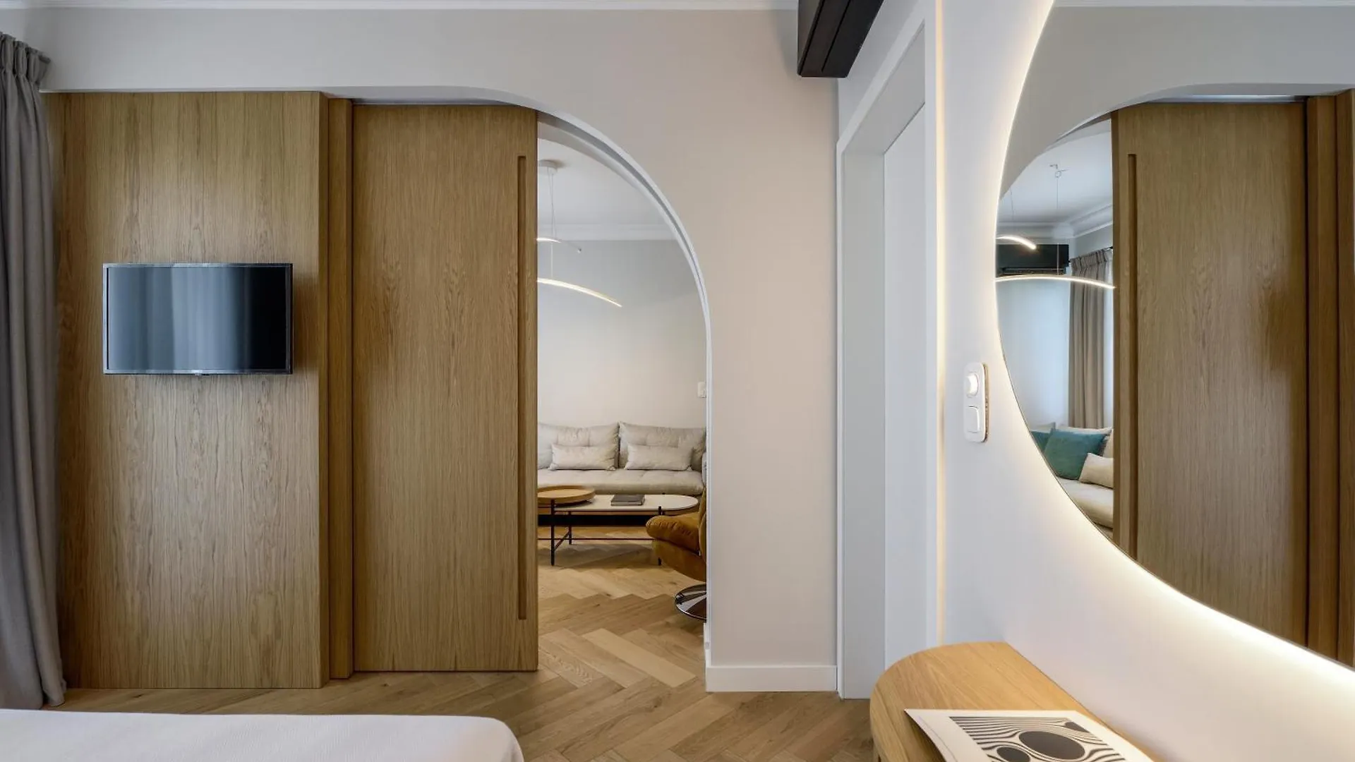 Queen Apartment Thessaloniki By Luxlikehome Griekenland